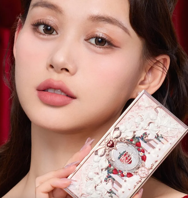 Flower knows strawberry Cupid collection make up palette 01 honey canelé